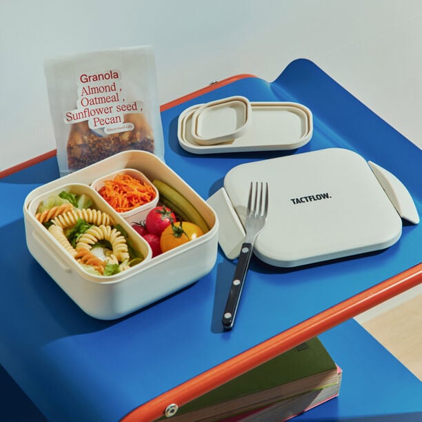 Mua TACTFLOW Square Lunch Box – 850ml – Ivory – TFK451IVY giá chỉ